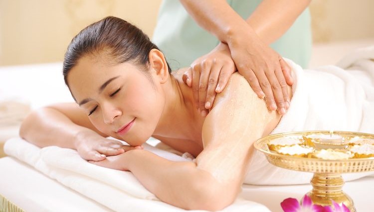 فواید ماساژ درمانی و رفع گرفتگی