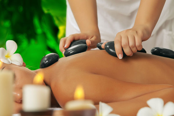 ماساژ سنگ داغ 